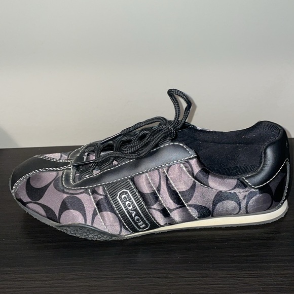 Coach Shoes (Size 5) - Picture 10 of 11